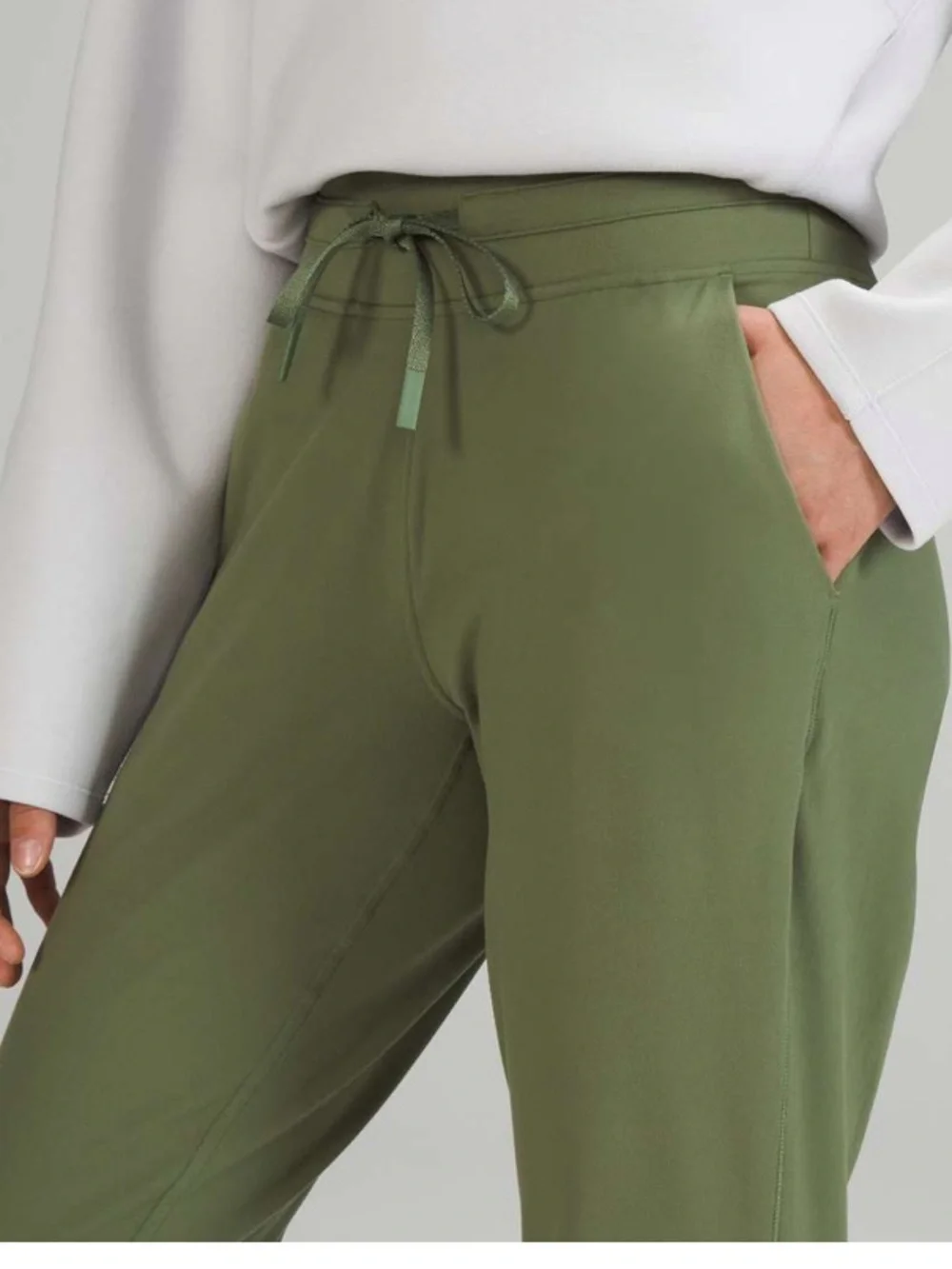 Lululemon Ready to Rulu High-Rise Jogger Crop Woman's Girl Green Twill 2 NWT